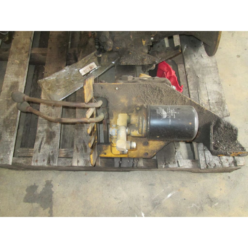 Caterpillar V80 Spool valve - Parts