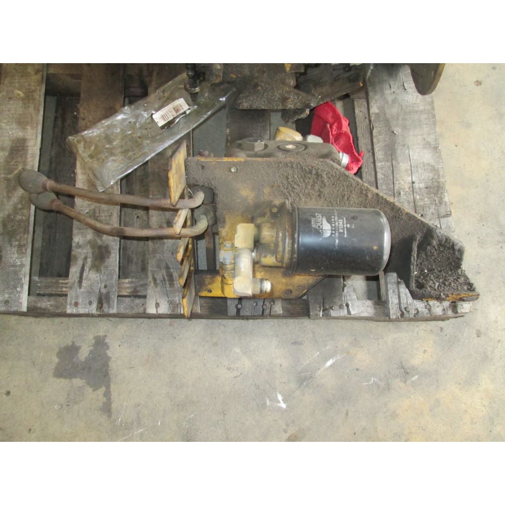 Caterpillar V80 Spool valve - Parts