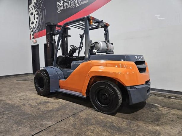 2013 Toyota 8FG70U 15,500 lb. LPG Forklift w/ Sideshift 187"H