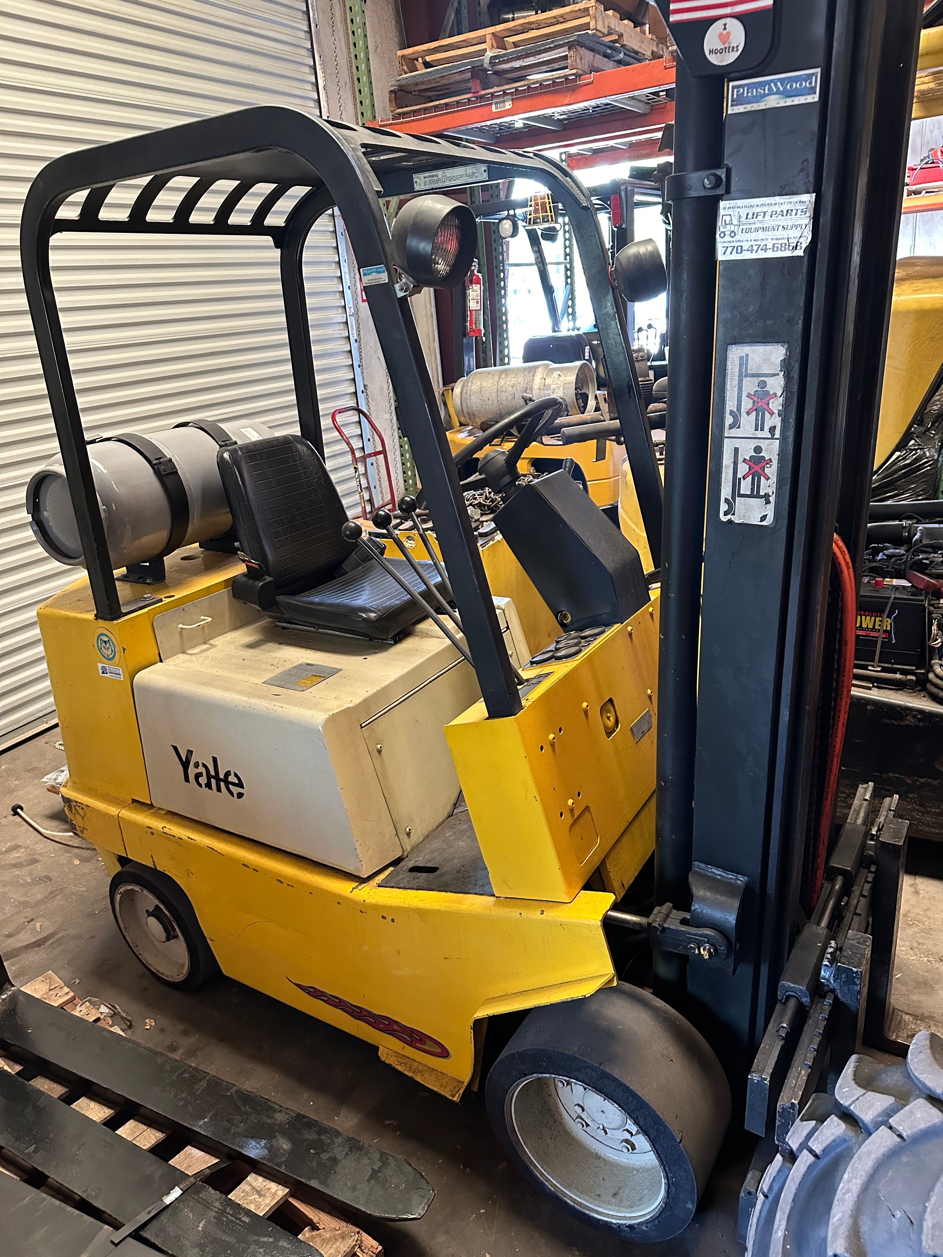 Yale GLC040AB 4000 lb. LPG Forklift w/ Sideshift & Cushion Tires 186"H